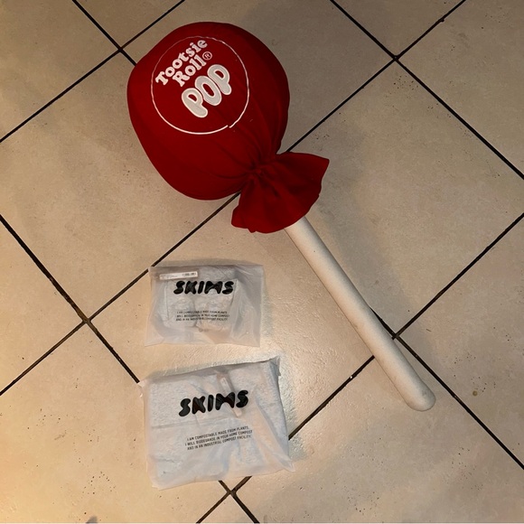 Skims - Picture 5 of 5